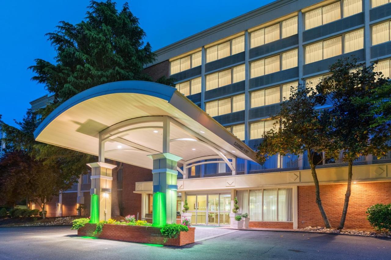Holiday Inn Express & Suites Charlottesville By Ihg Екстер'єр фото