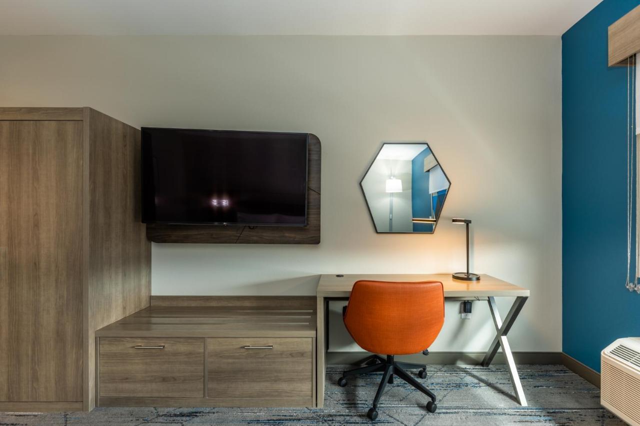Holiday Inn Express & Suites Charlottesville By Ihg Екстер'єр фото