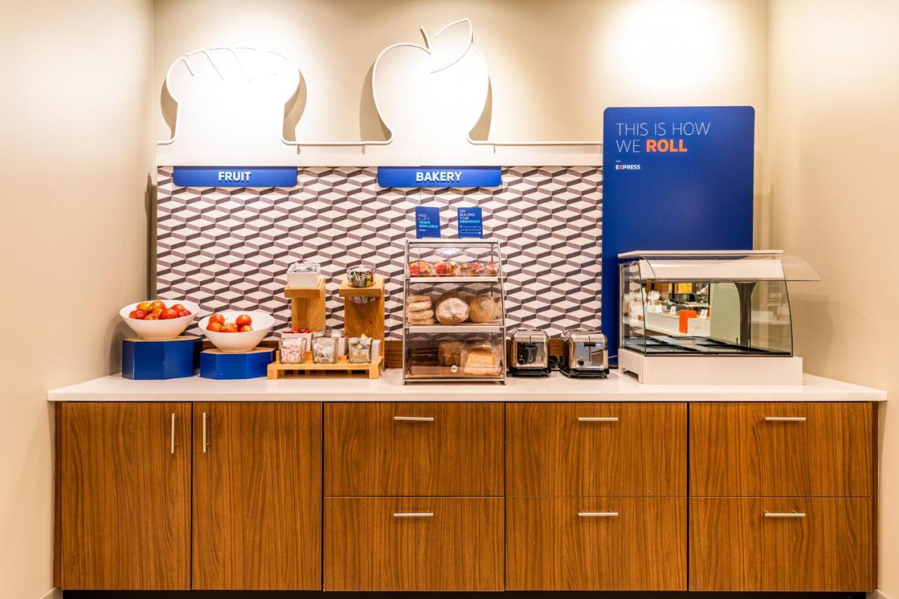 Holiday Inn Express & Suites Charlottesville By Ihg Екстер'єр фото