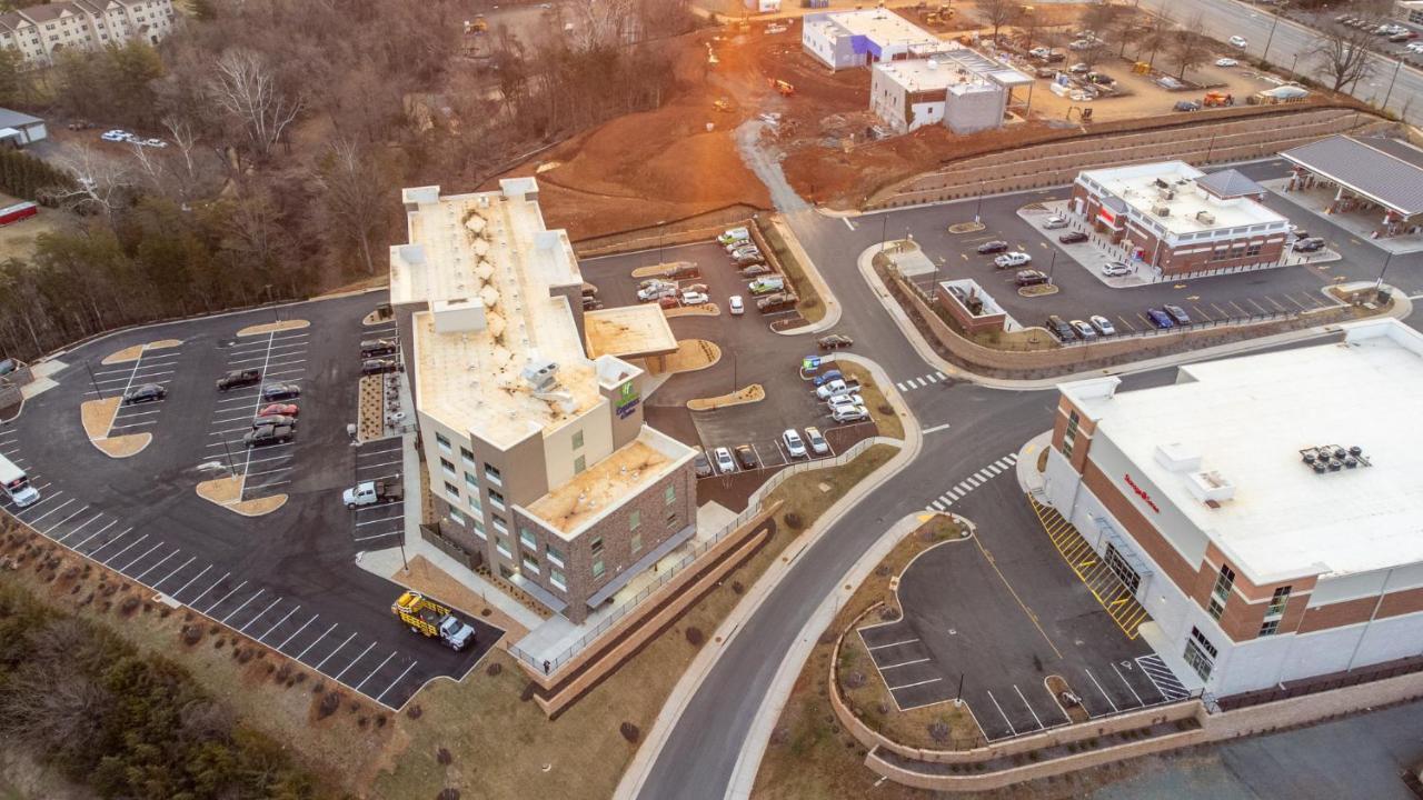 Holiday Inn Express & Suites Charlottesville By Ihg Екстер'єр фото