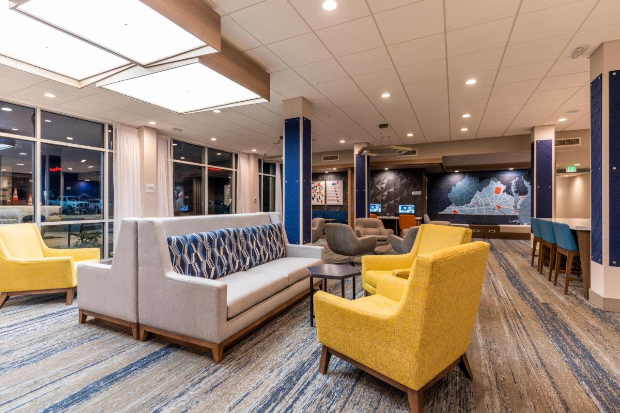 Holiday Inn Express & Suites Charlottesville By Ihg Екстер'єр фото