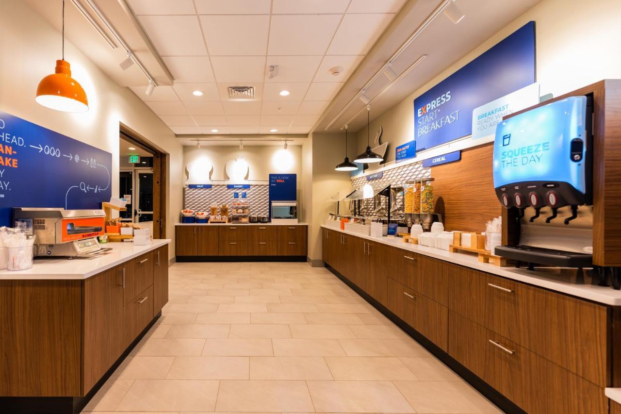 Holiday Inn Express & Suites Charlottesville By Ihg Екстер'єр фото