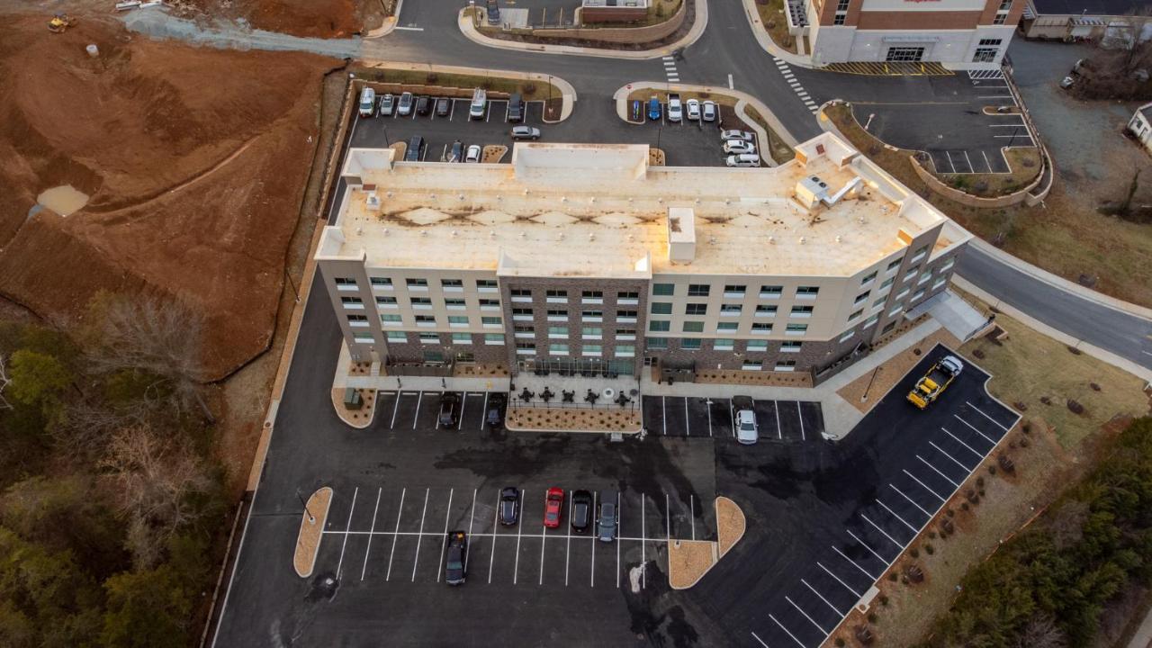 Holiday Inn Express & Suites Charlottesville By Ihg Екстер'єр фото