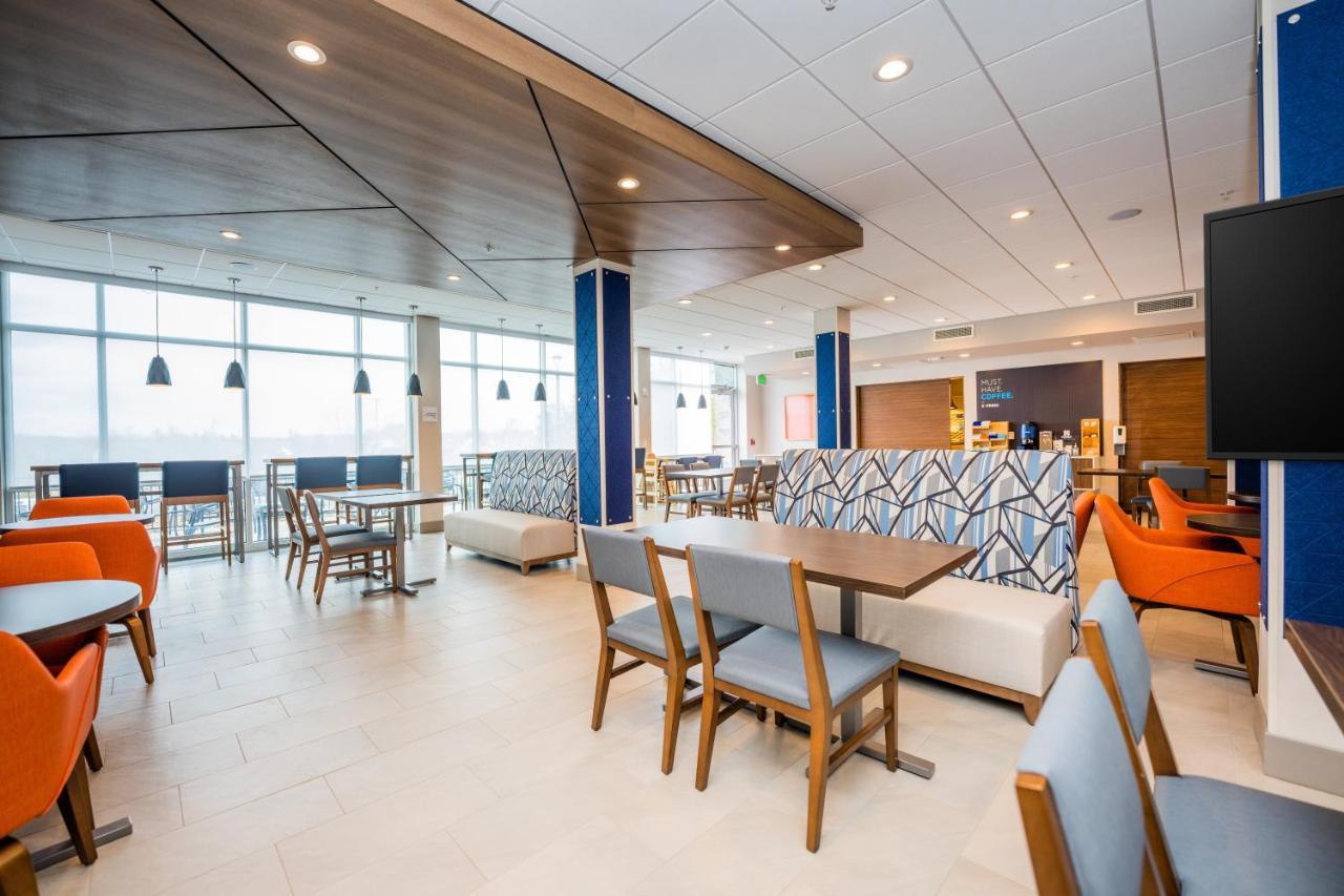 Holiday Inn Express & Suites Charlottesville By Ihg Екстер'єр фото